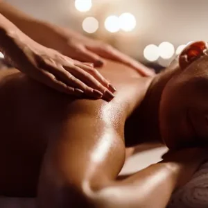 Aromatherapy Back, Neck & Scalp Massage